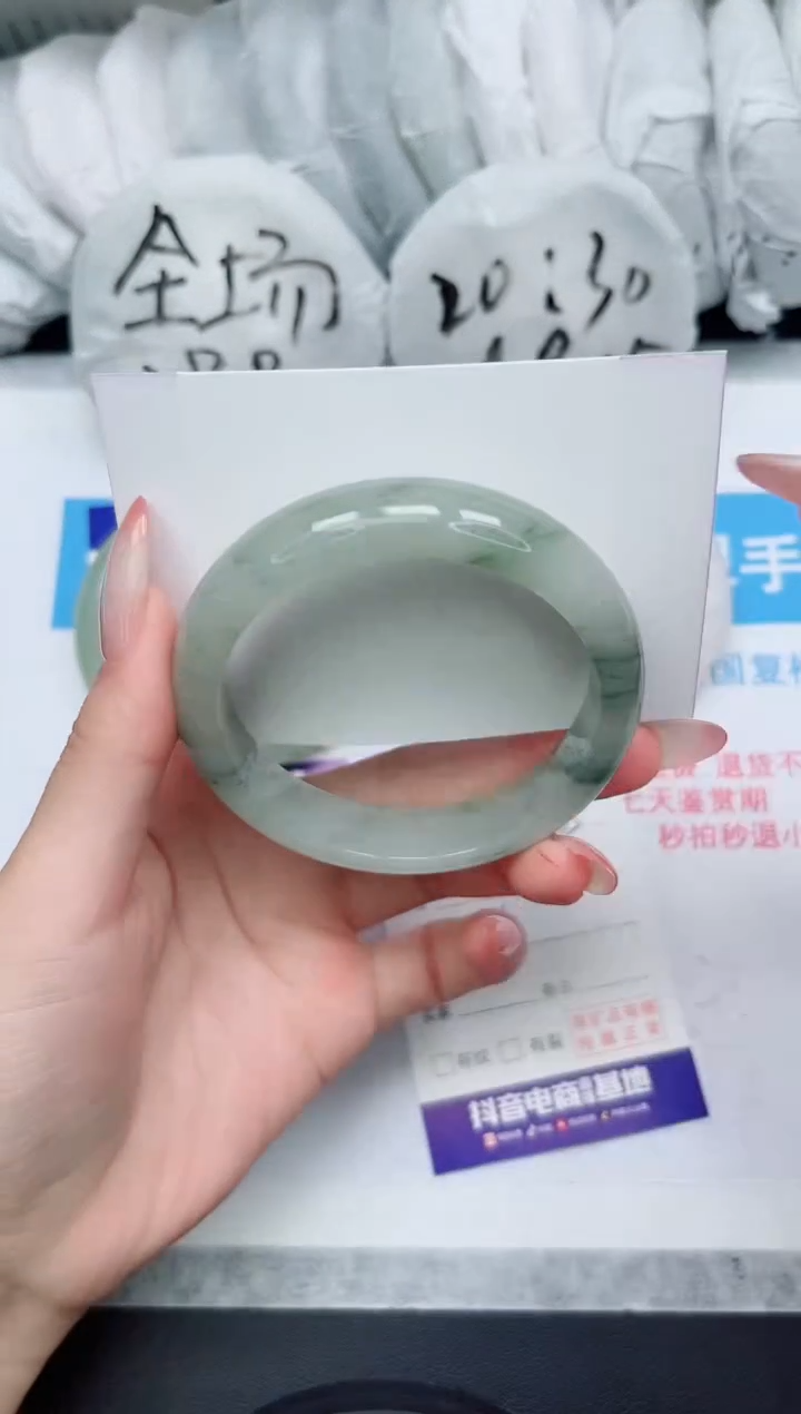 【闪购商品】石英质玉手镯未镶嵌165