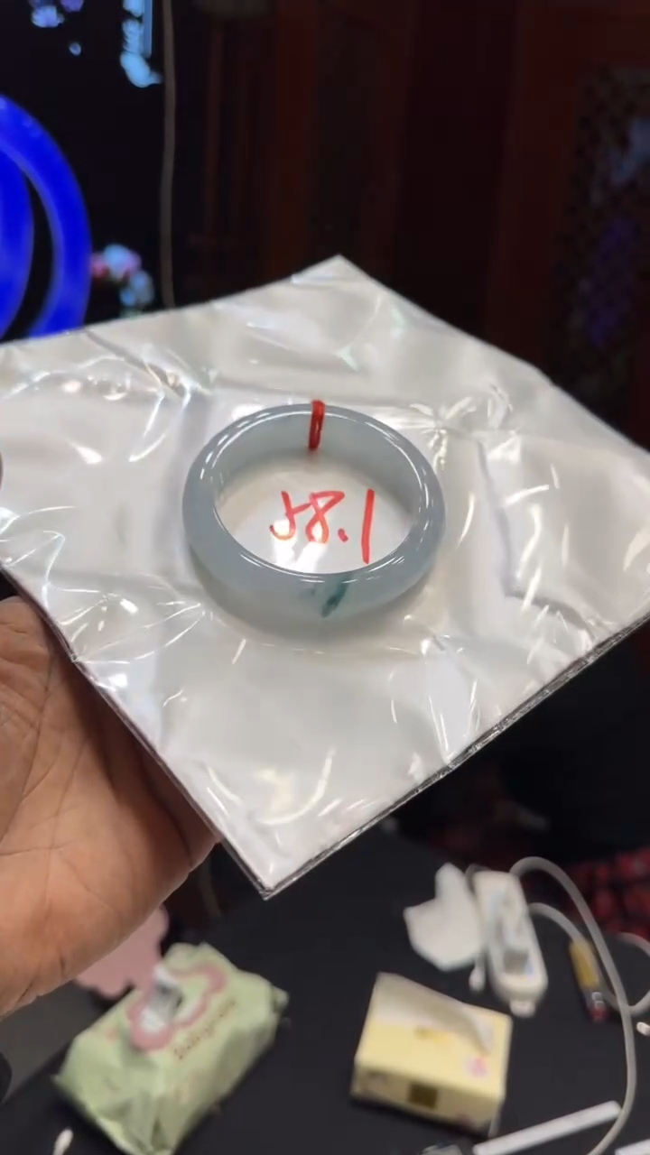 【闪购商品】翡翠手镯未镶嵌手镯
