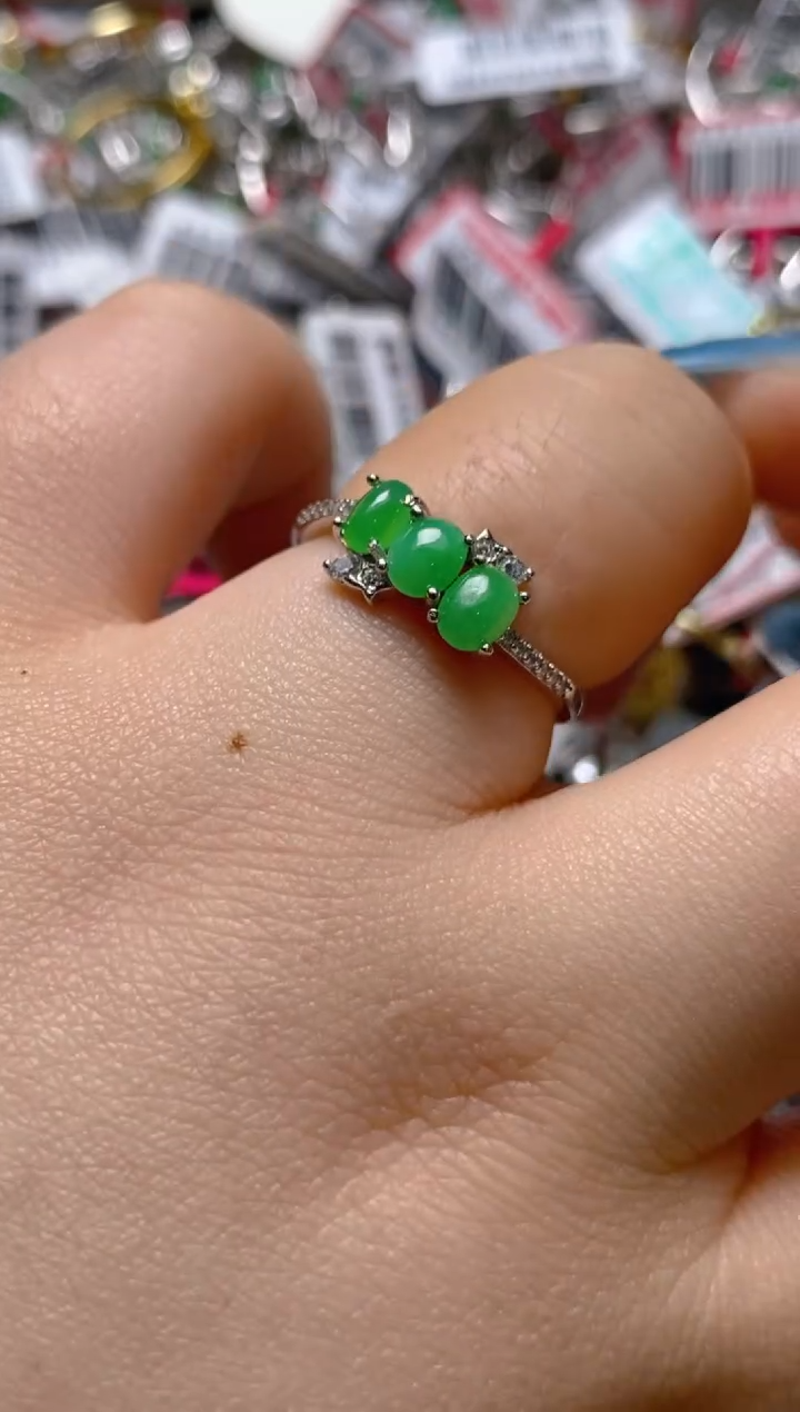 银S925镶嵌戒指翡翠百内无证书