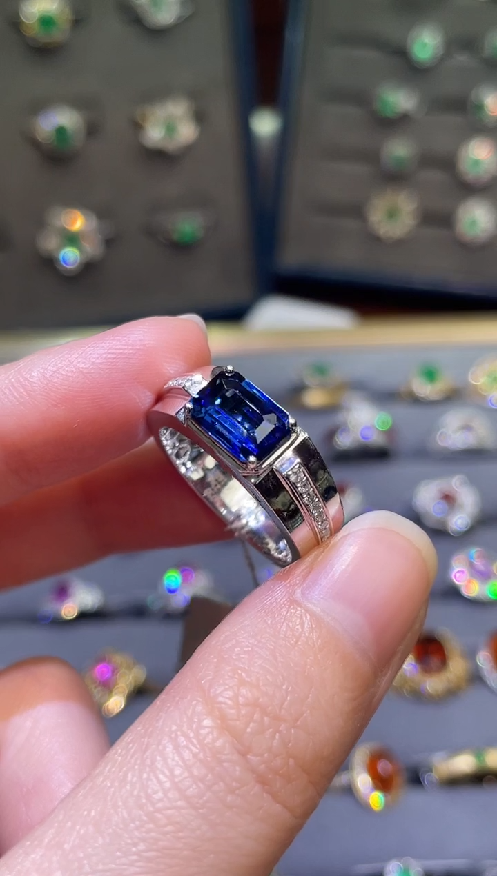 【闪购商品】蓝宝石戒指18K金镶嵌2.23ct