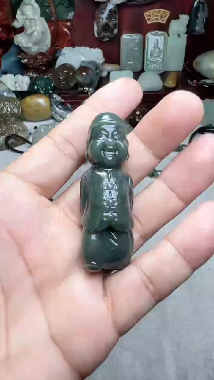 和田玉未镶嵌把件-