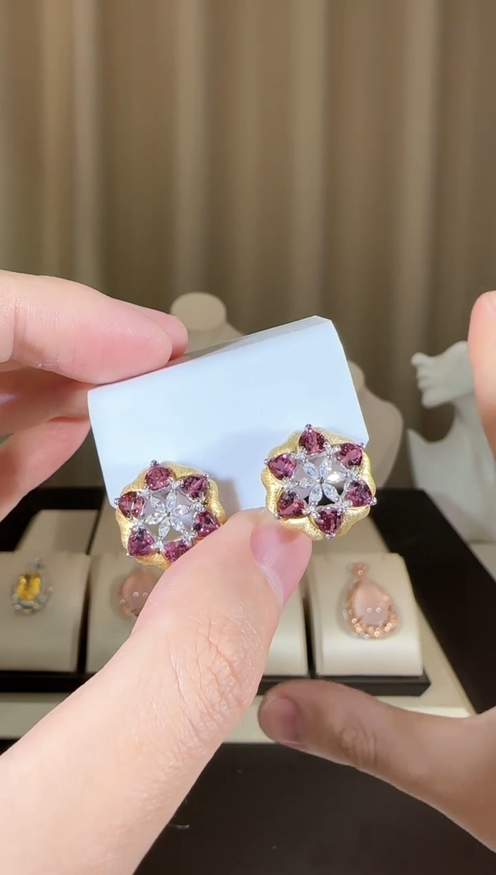 【闪购商品】石榴石耳饰银S925镶嵌设计款