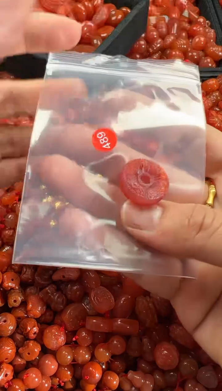 【闪购商品】南红玛瑙颈饰未镶嵌1