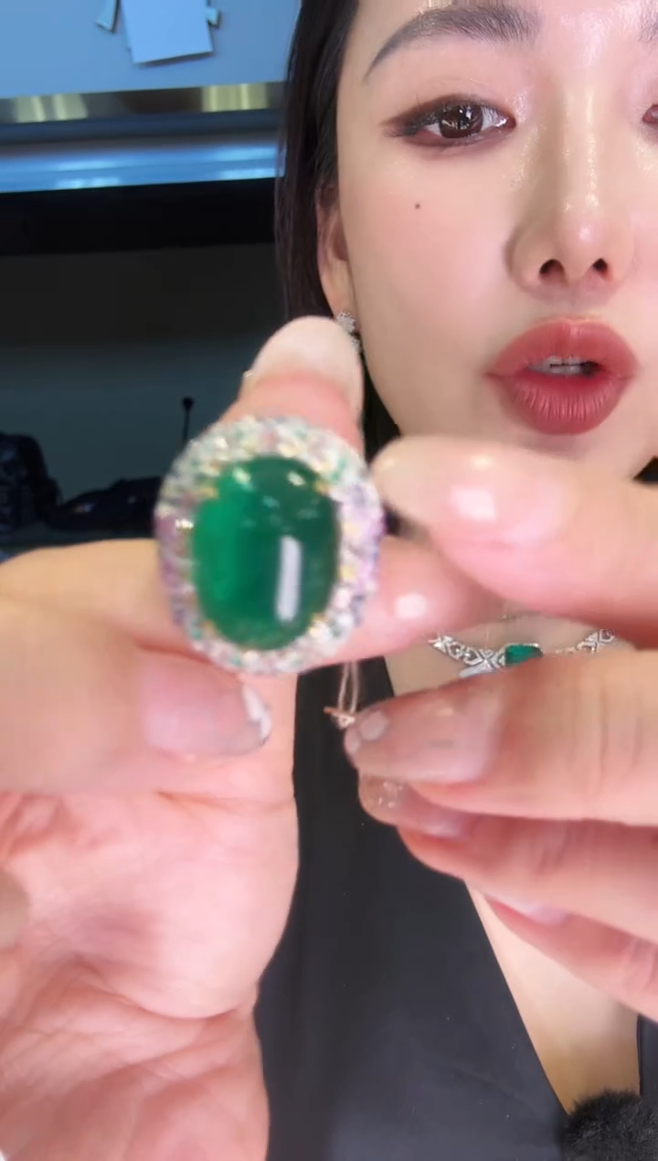 铂Pt950镶嵌戒指祖母绿12.92ct