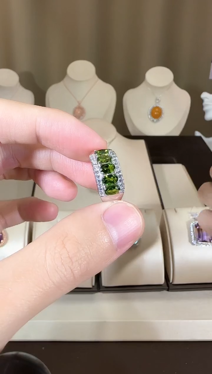 【闪购商品】透辉石戒指银S925镶嵌8mm排戒