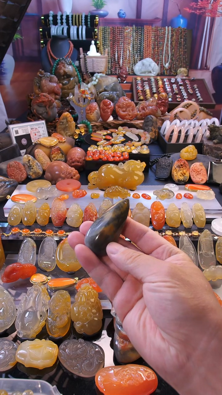 未镶嵌吊坠石英岩玉吊坠