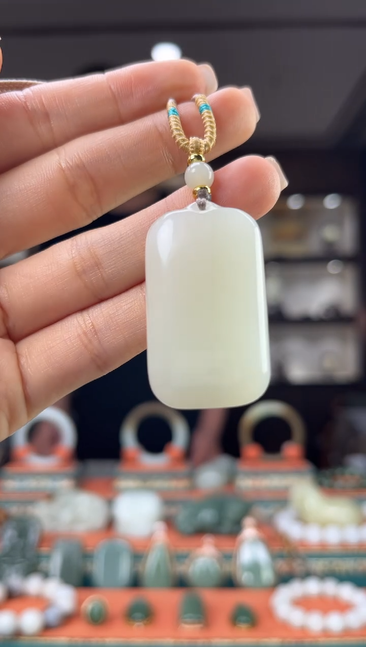 和田玉未镶嵌颈饰佩佩