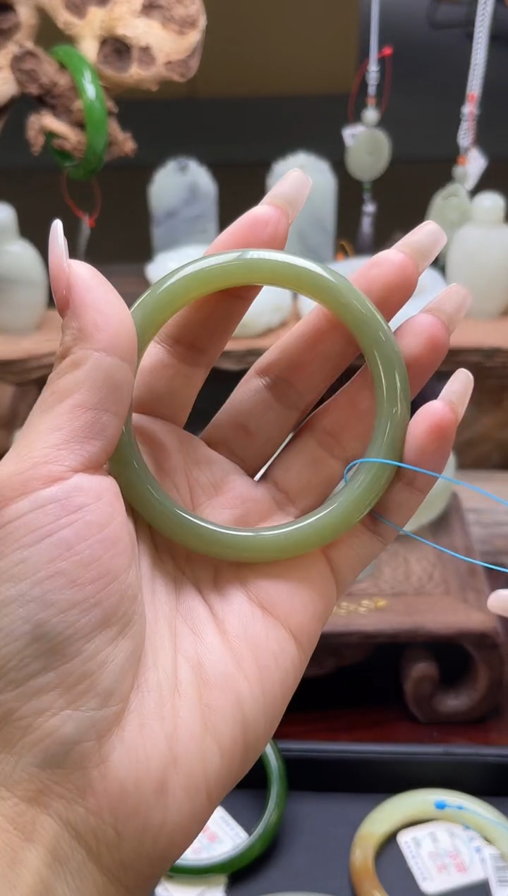 【闪购商品】和田玉手镯未镶嵌若羌黄口56圈9006526