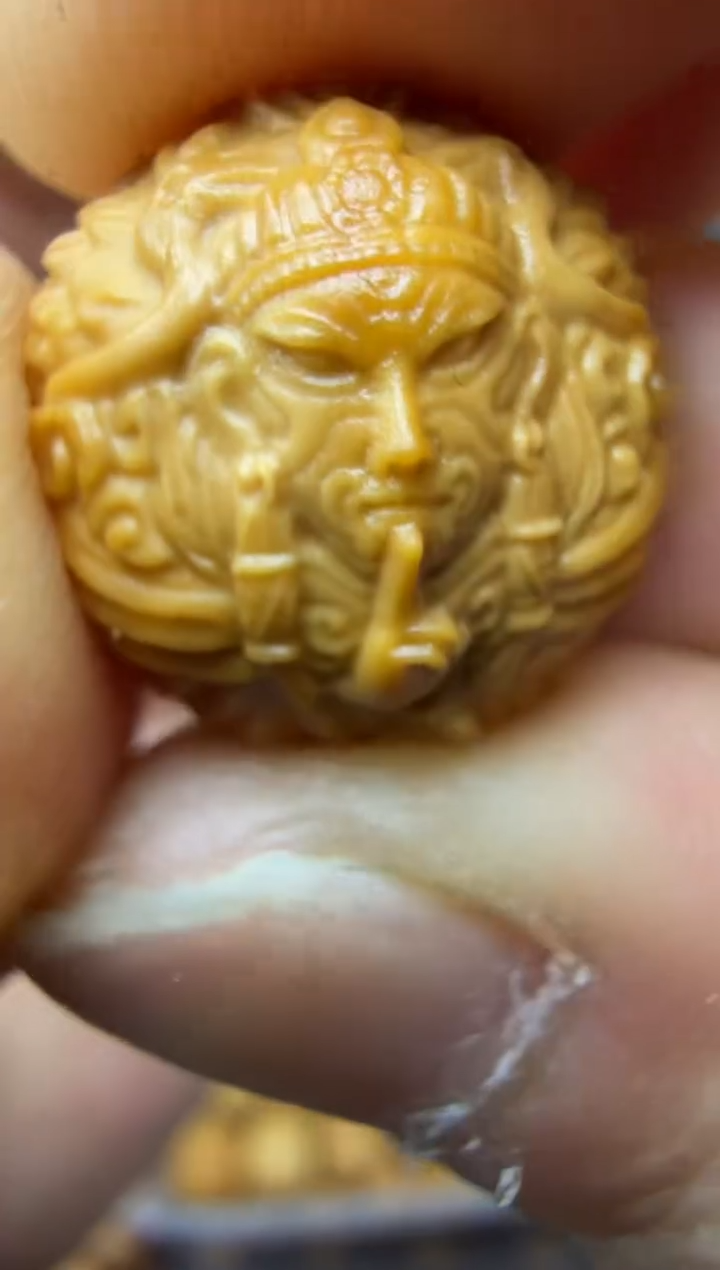 吊坠猴头核桃白鹤 