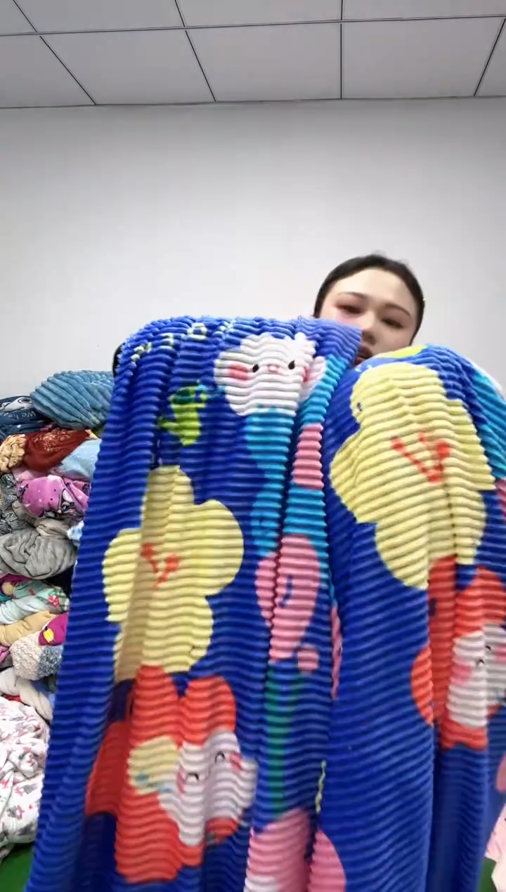 法兰绒2X2.3左右以主播介绍为准两张