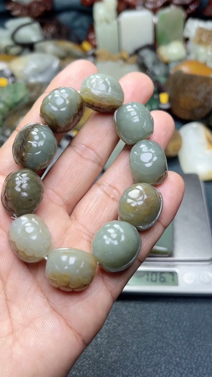 和田玉未镶嵌把件-