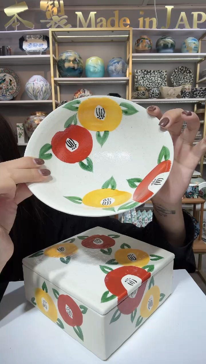 陶瓷濑户烧赤绘山茶椭圆钵17.5cm×15.2cm