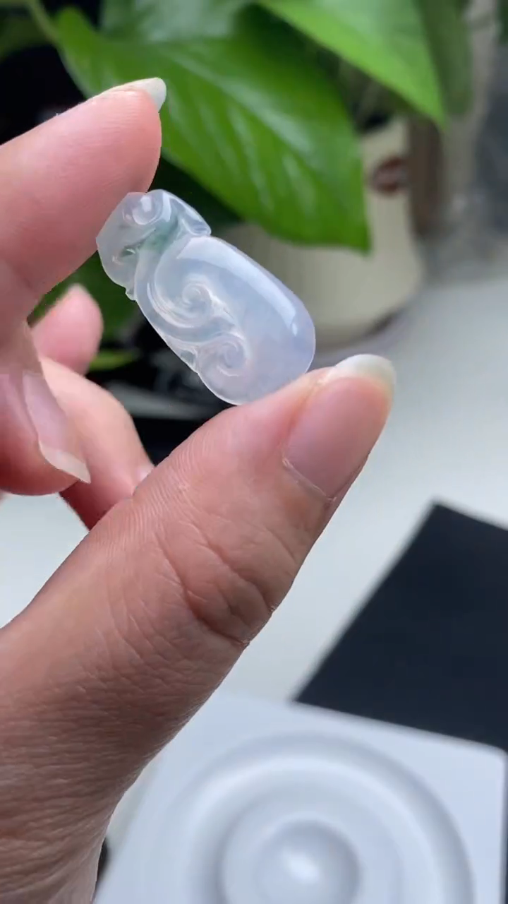 【闪购商品】翡翠挂件未镶嵌如意