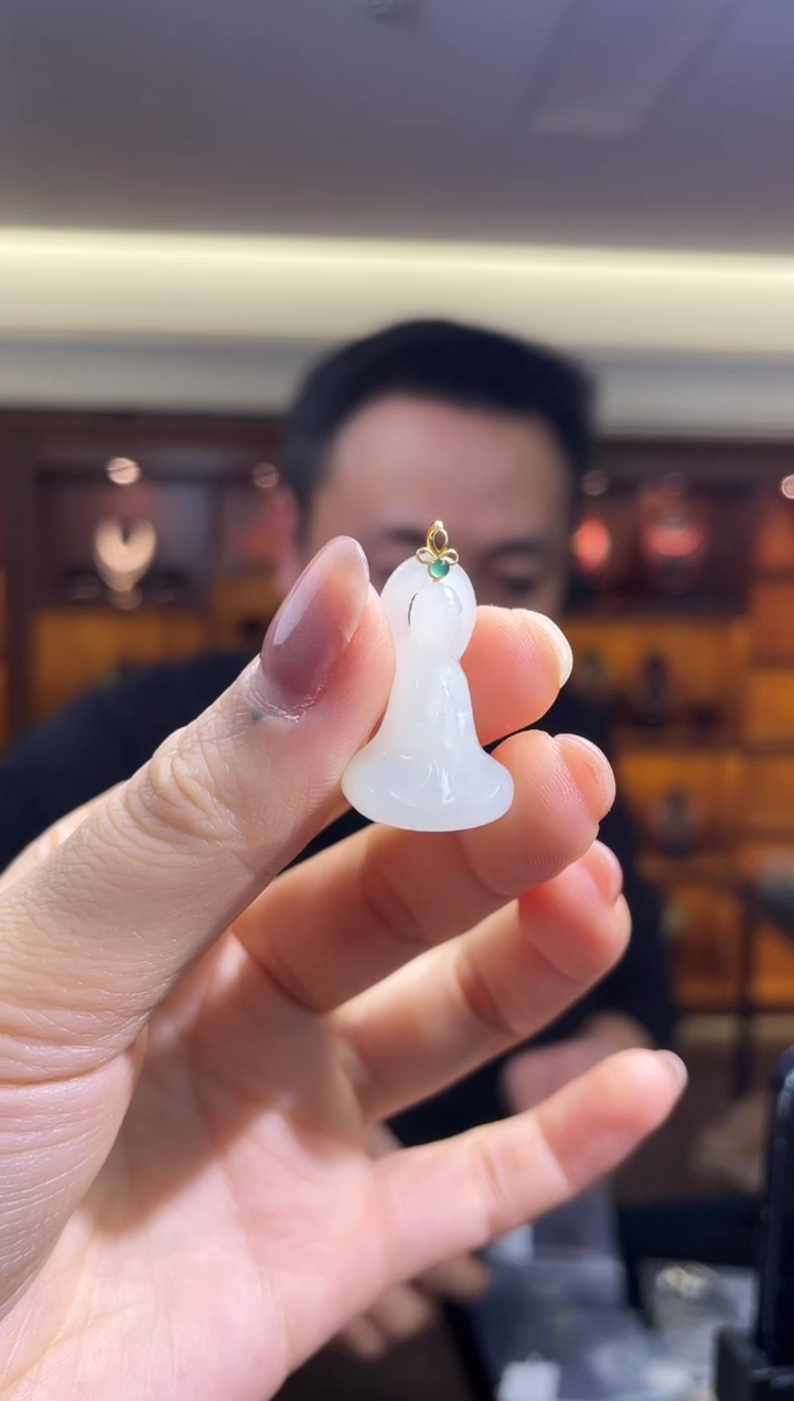 颈饰18K金镶嵌和田玉（多样性发一件）