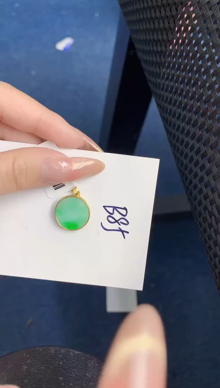 【闪购商品】翡翠颈饰18K金镶嵌000000000