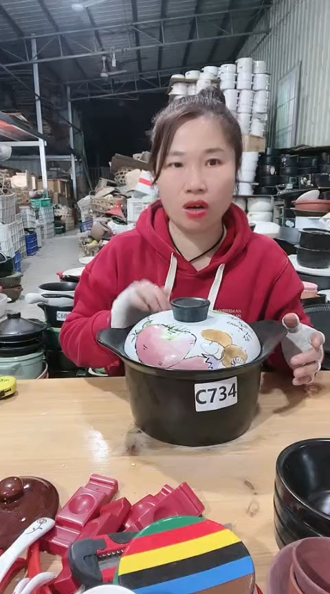 【闪购商品】c734瑕疵黑锅带盖，，