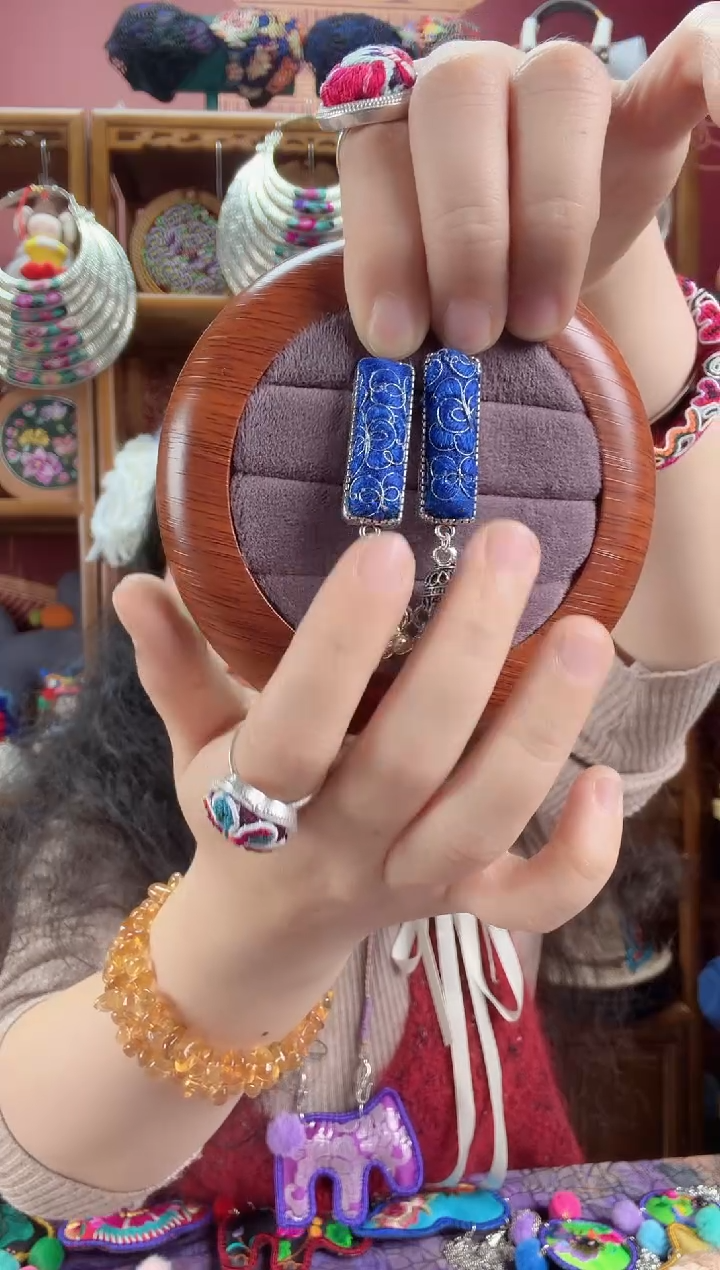 刺绣耳环87甜甜家