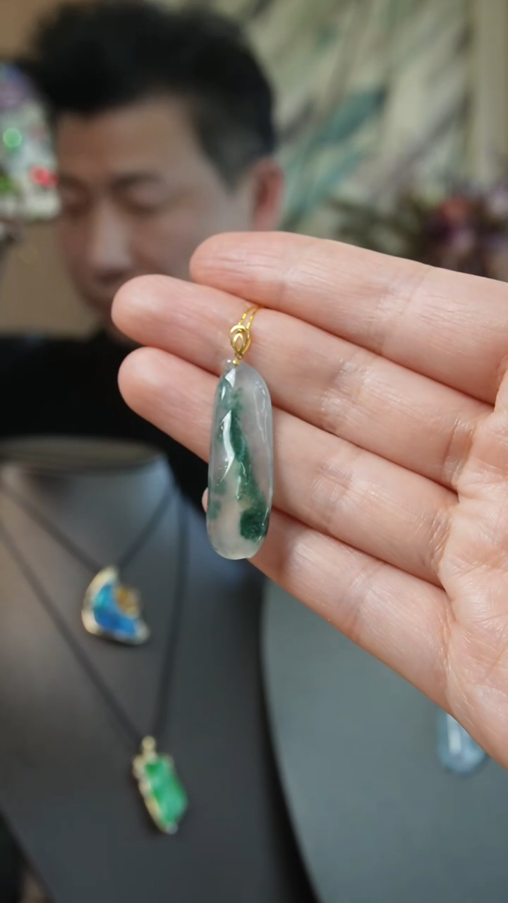 【闪购商品】翡翠吊坠(不含链)18K金镶嵌天然缅甸翡翠吊坠