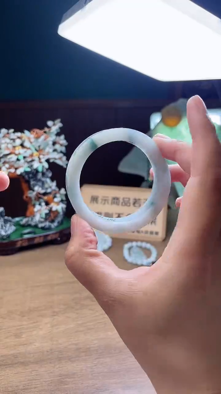 定制翡翠手镯未镶嵌定制