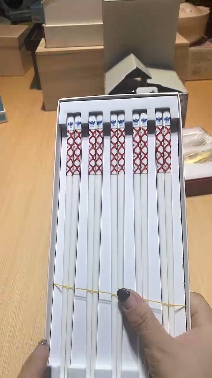 【闪购商品】瓷片锅碗瓢盆一件不剩