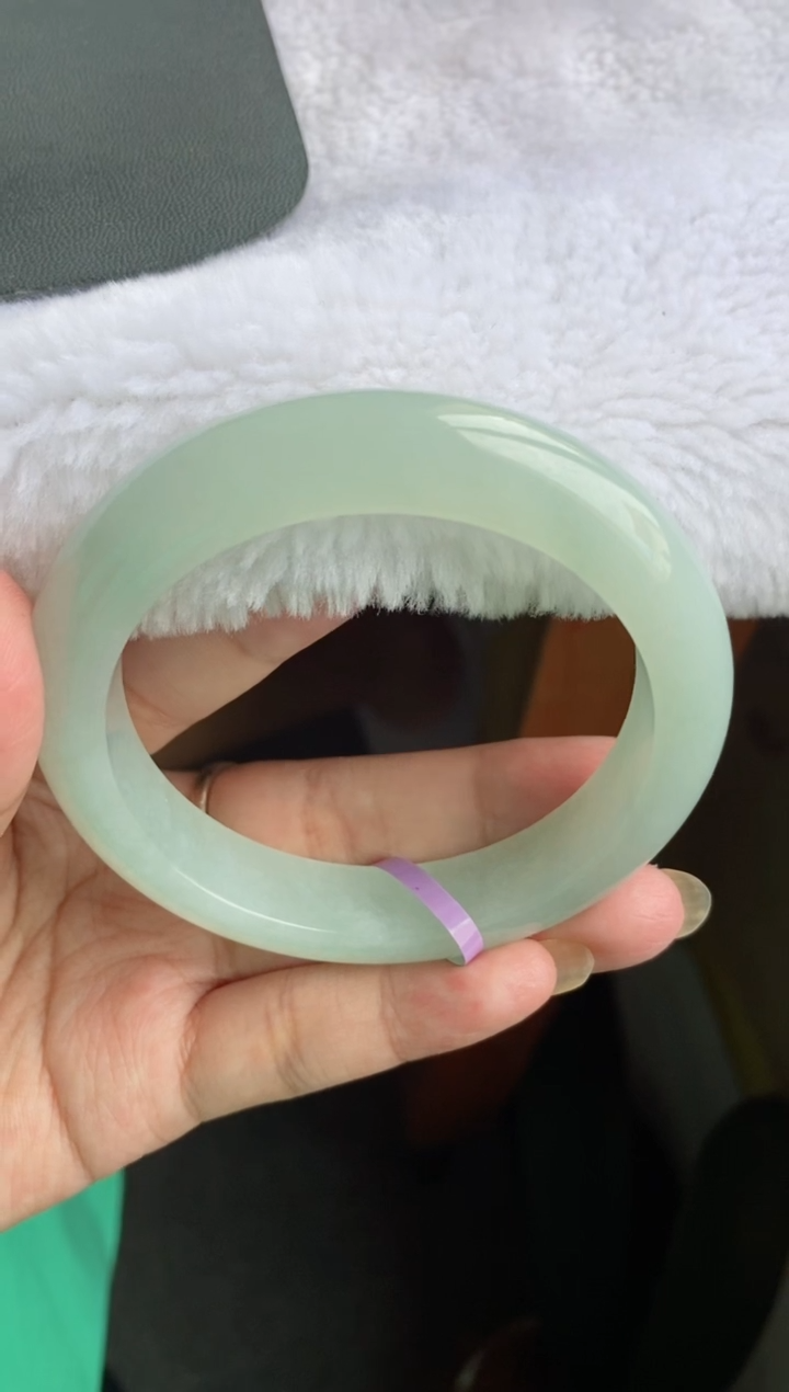 翡翠手镯未镶嵌（高货血漏）冰透胶晴绿有棉线