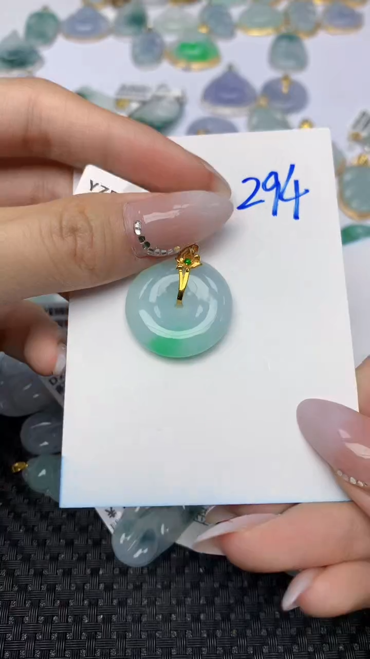 【闪购商品】翡翠颈饰18K金镶嵌 天然翡翠A货，