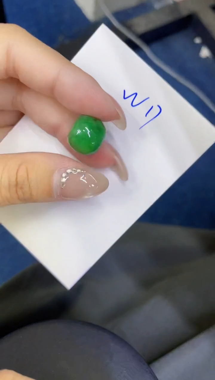 颈饰未镶嵌翡翠缅甸天然翡翠A货