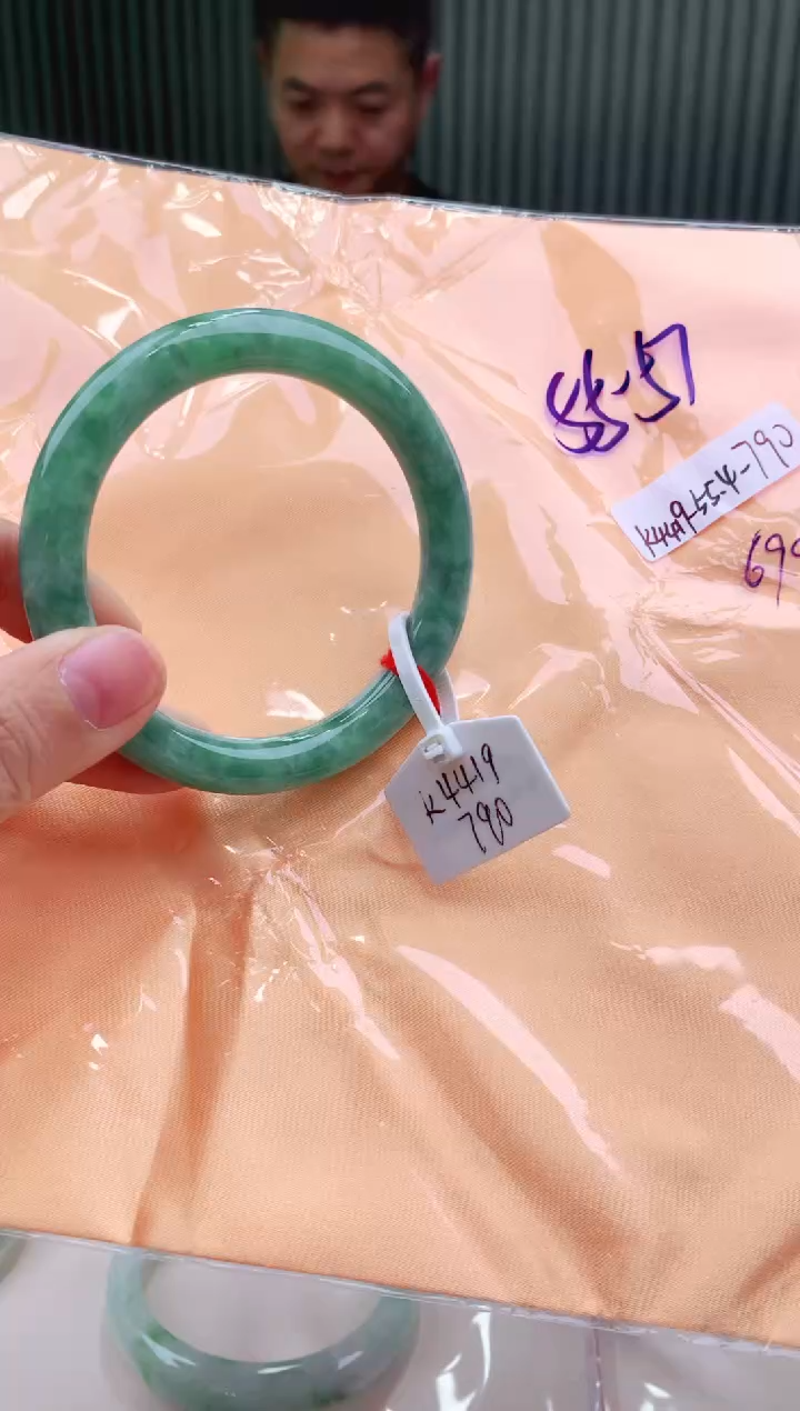 未镶嵌手镯翡翠55