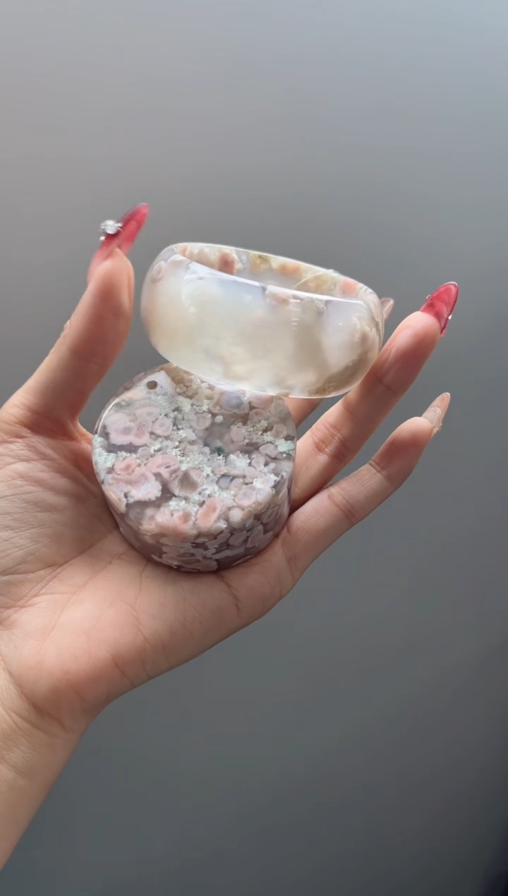 【闪购商品】石英质玉手镯未镶嵌58圈口（赠品镯心）8S834