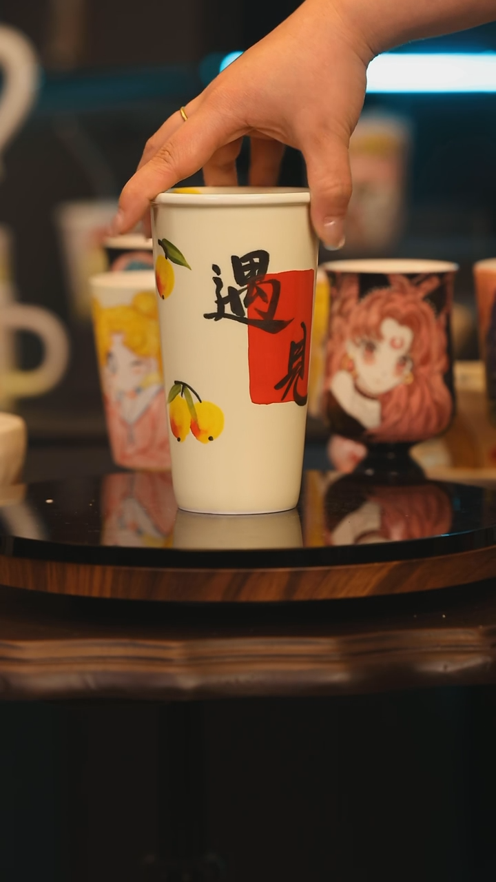 【闪购商品】摆件景德镇釉下彩绘设计师款陶瓷