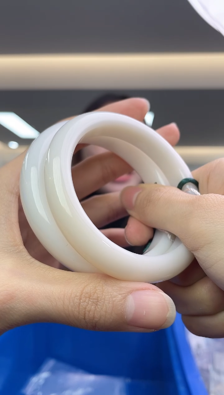 【闪购商品】和田玉`未镶嵌（多样性发一件）*57*59客服备注圈口