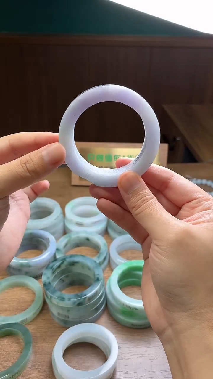 未镶嵌手镯定制翡翠芊*过定制