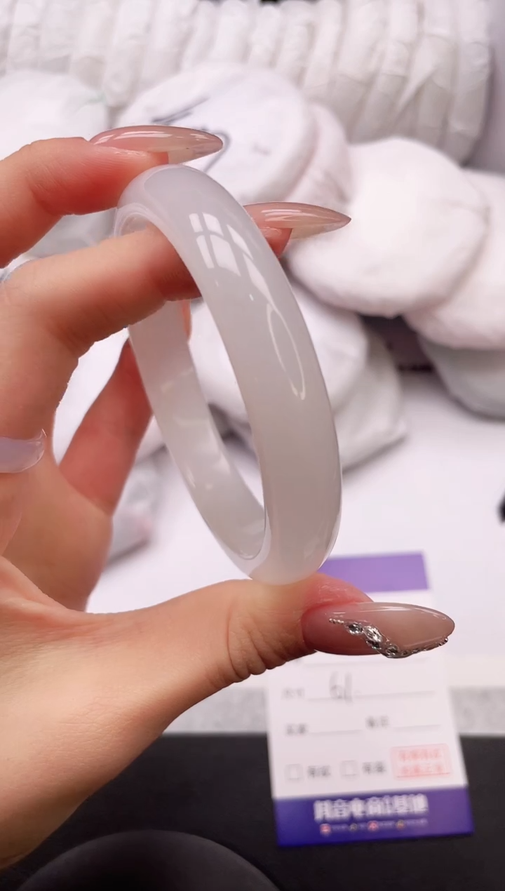 【闪购商品】石英质玉手镯未镶嵌22L335-61