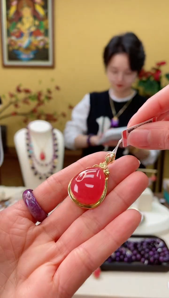 【闪购商品】菱锰矿（红纹石）颈饰18K金镶嵌53@@ZY40501023