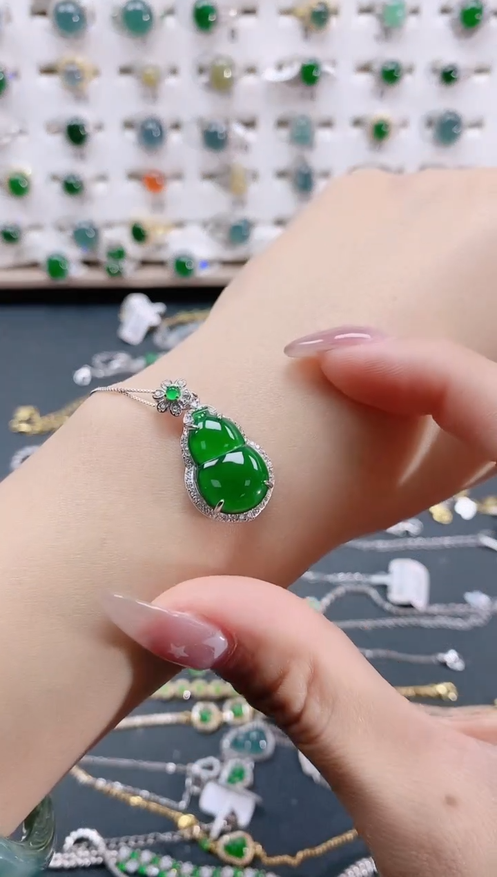 【闪购商品】翡翠颈饰银S925镶嵌天然翡翠