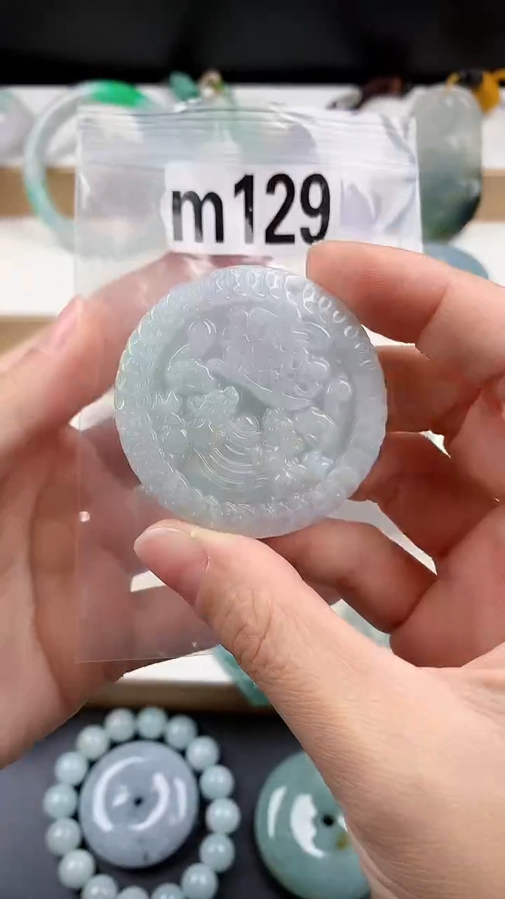 颈饰未镶嵌翡翠天然翡翠吊坠挂件