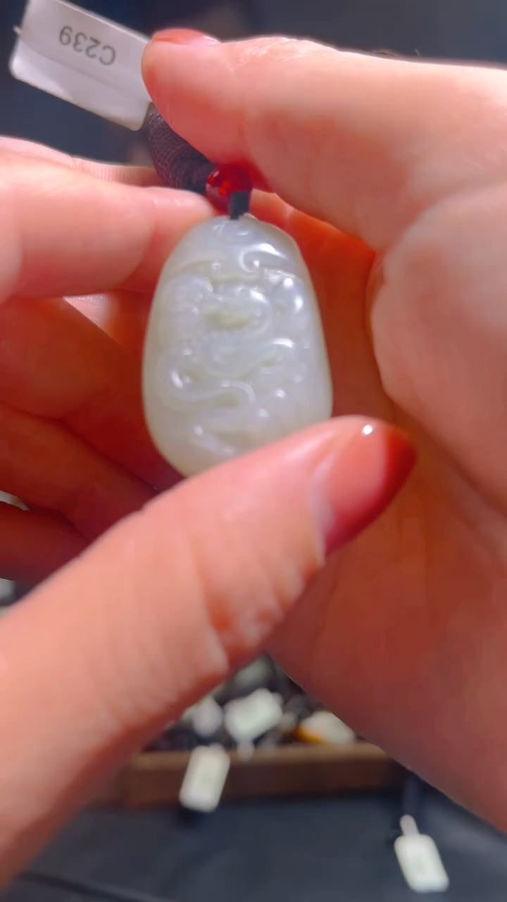 和田玉未镶嵌颈饰·