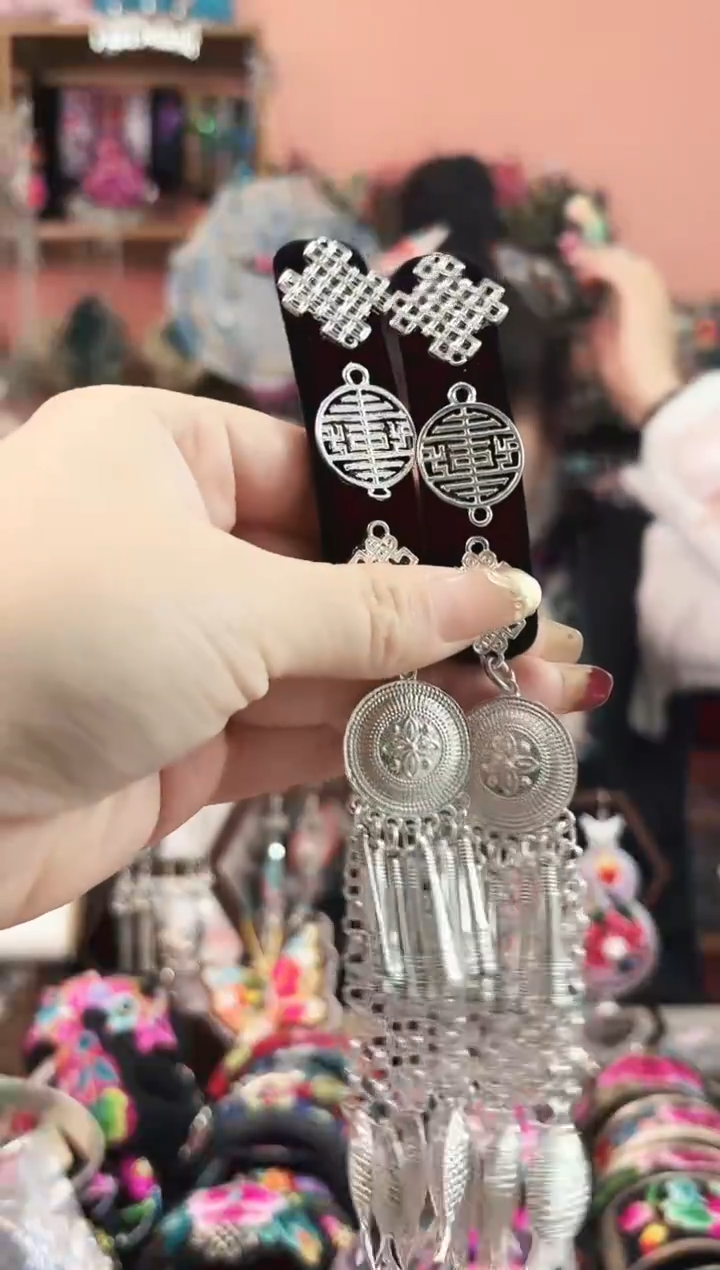 艺枝独绣手工饰品200