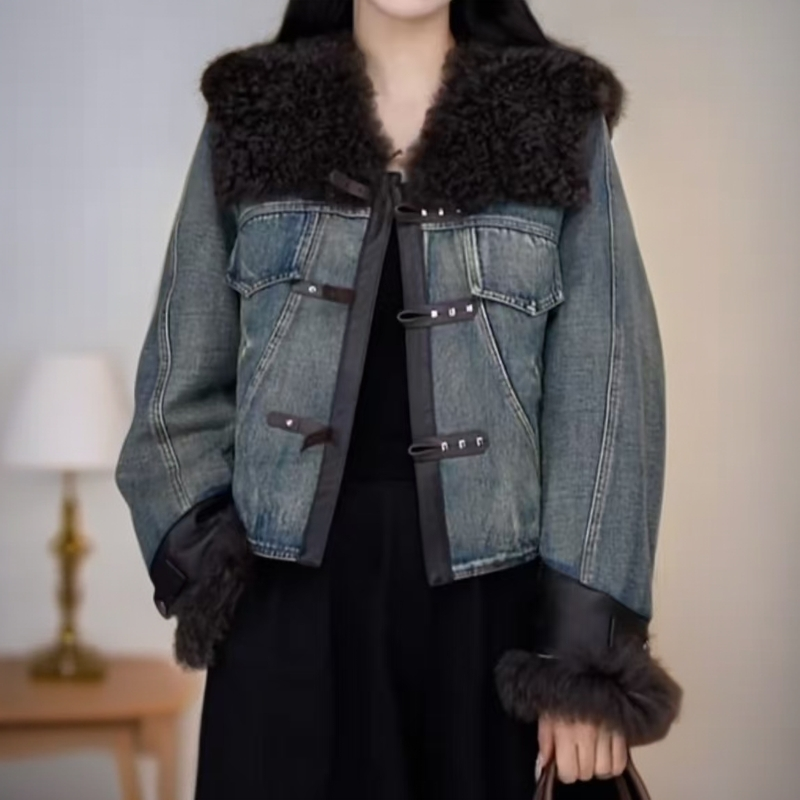 拼接时尚短款毛毛领女方领加厚翻领厚款复古羽绒服冬季休闲百搭