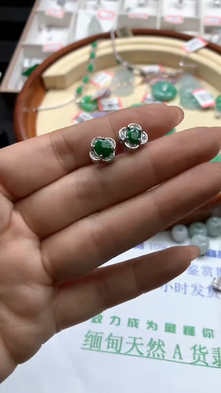 【闪购商品】翡翠耳饰未镶嵌四叶草耳钉