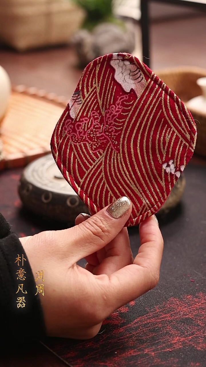 【闪购商品】垫布艺红色海水纹菱形杯垫