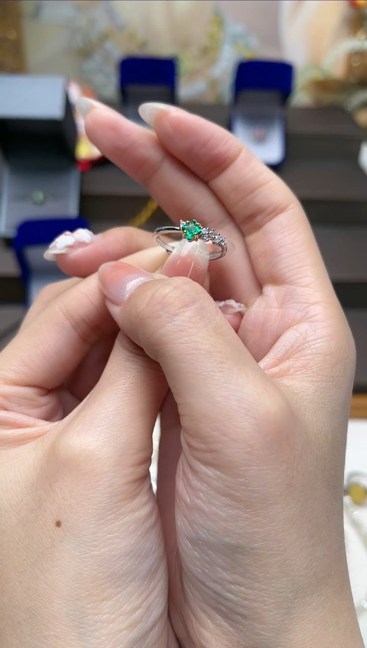 【闪购商品】祖母绿戒指银S925镶嵌aj4189