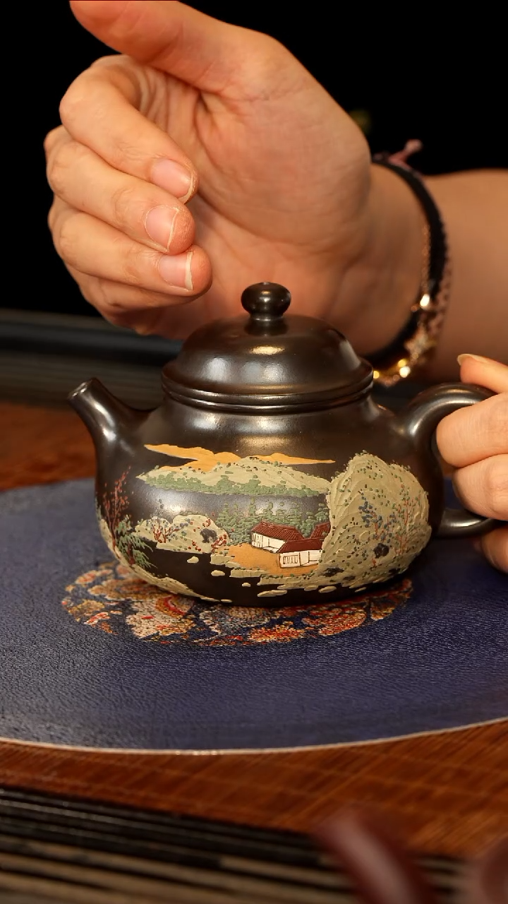 【闪购商品】紫砂茶壶FJY 古乌泥 容天 200c