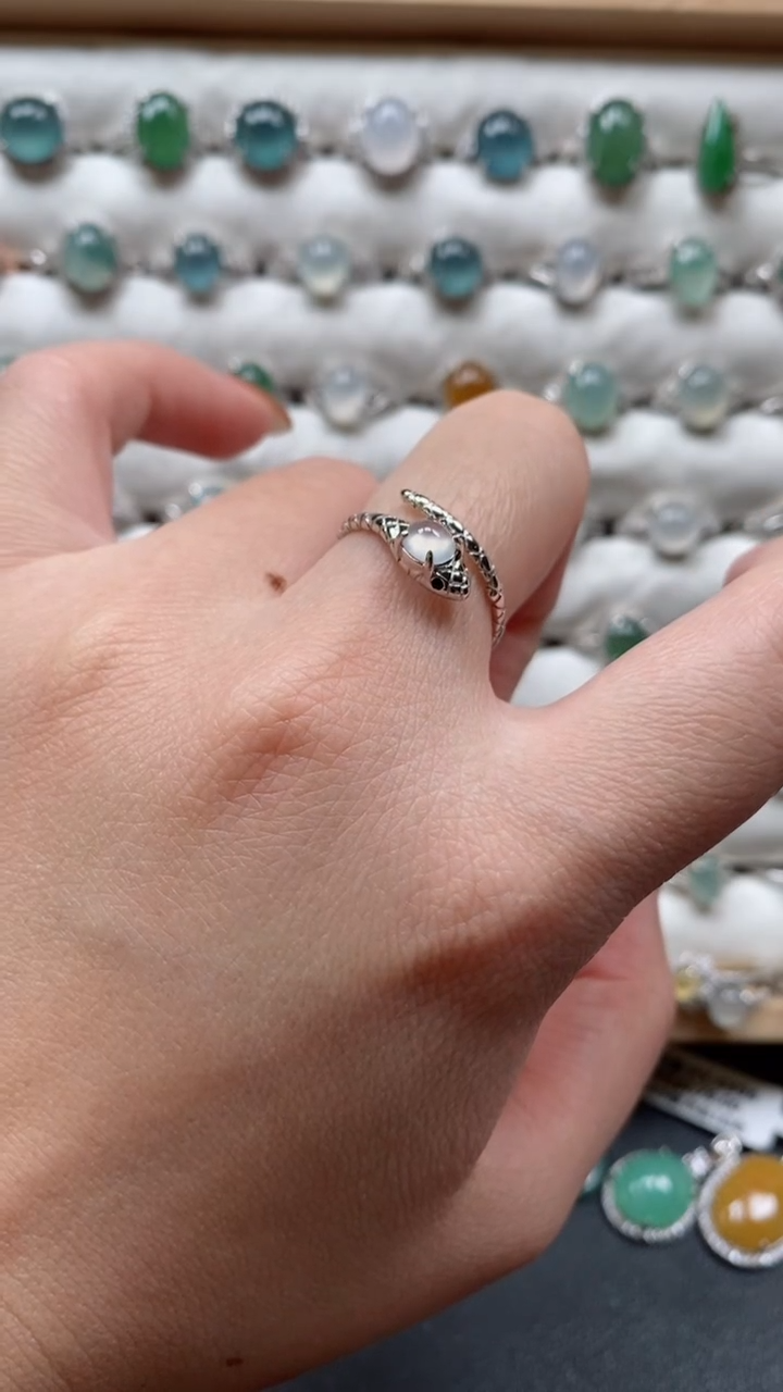 【闪购商品】翡翠戒指银S925镶嵌一物一证一礼盒