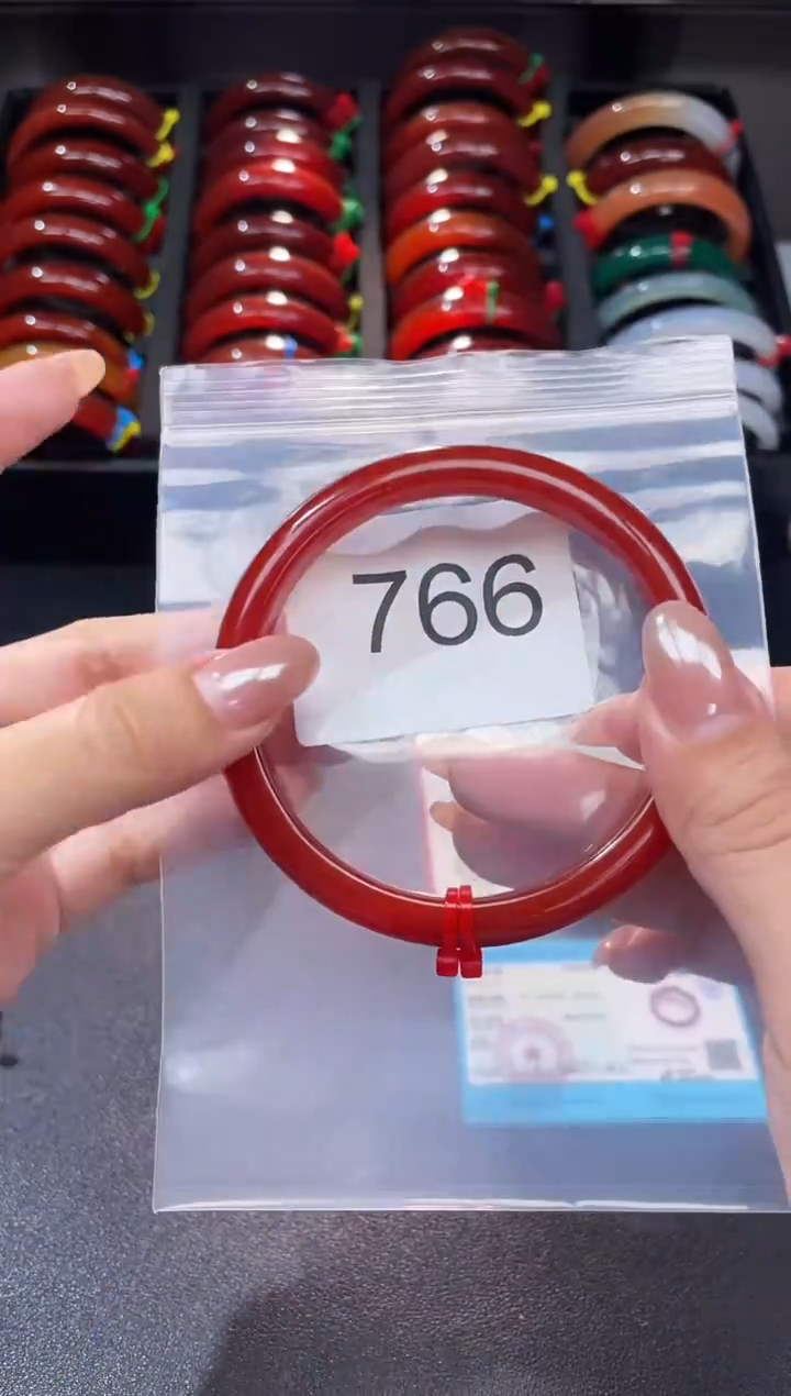 手镯玛瑙/玉髓未镶嵌65圈口*A766