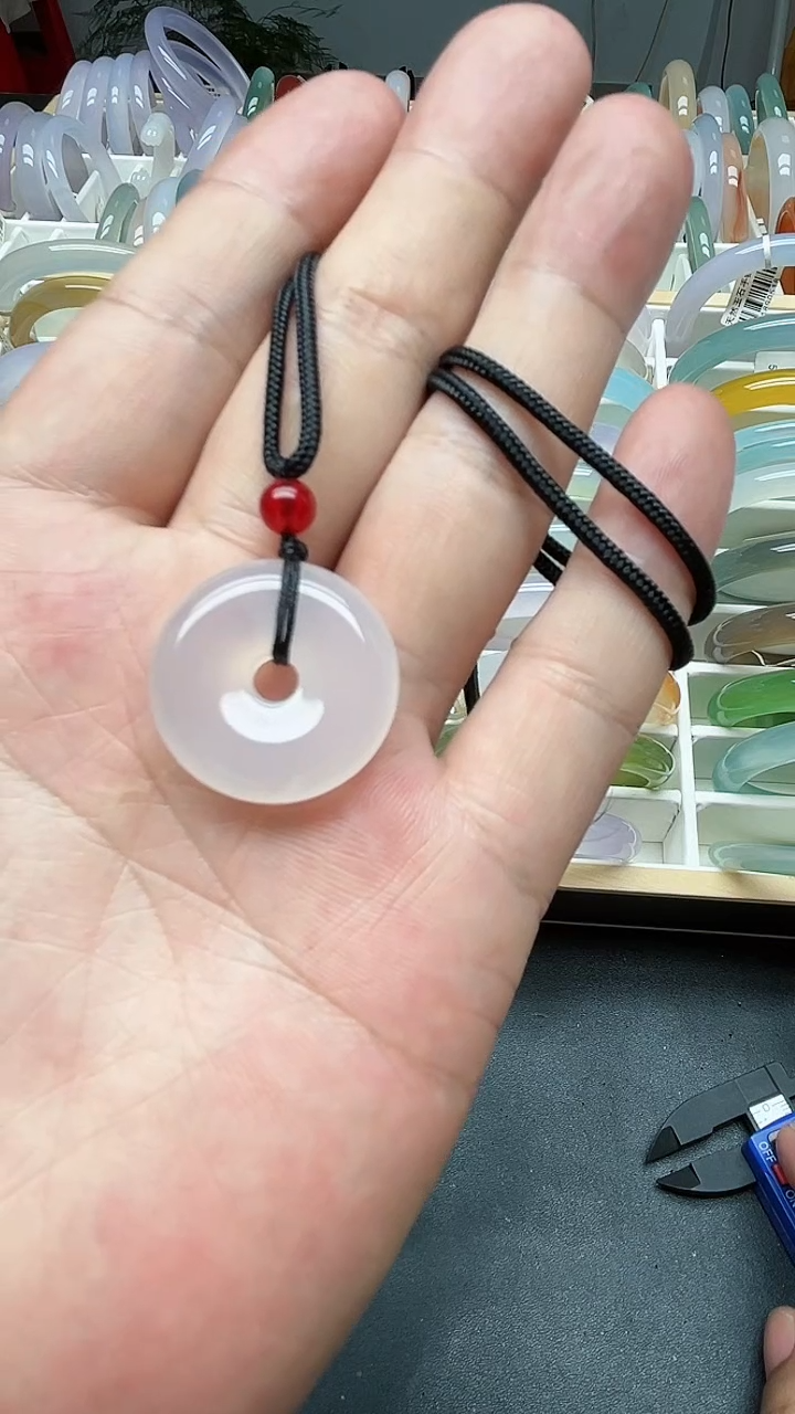 玛瑙/玉髓吊坠(赠链)未镶嵌1