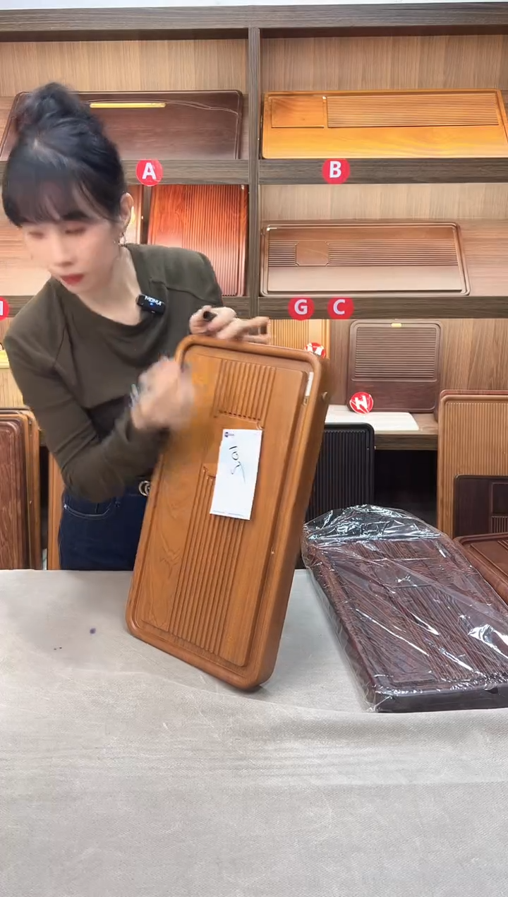 105# 小微瑕 50*28*4cm花梨木