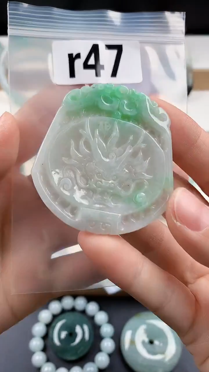 颈饰未镶嵌翡翠天然翡翠吊坠挂件