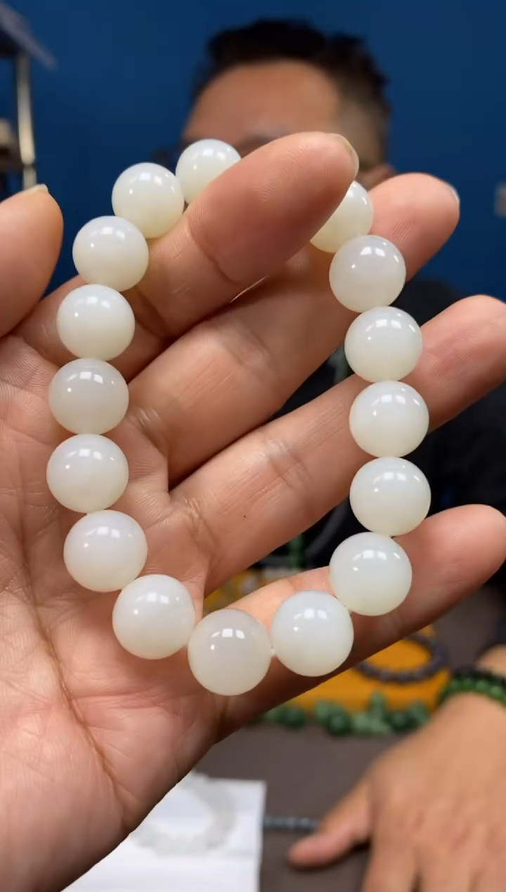 未镶嵌手链和田玉颜色多样性发货拍一发一