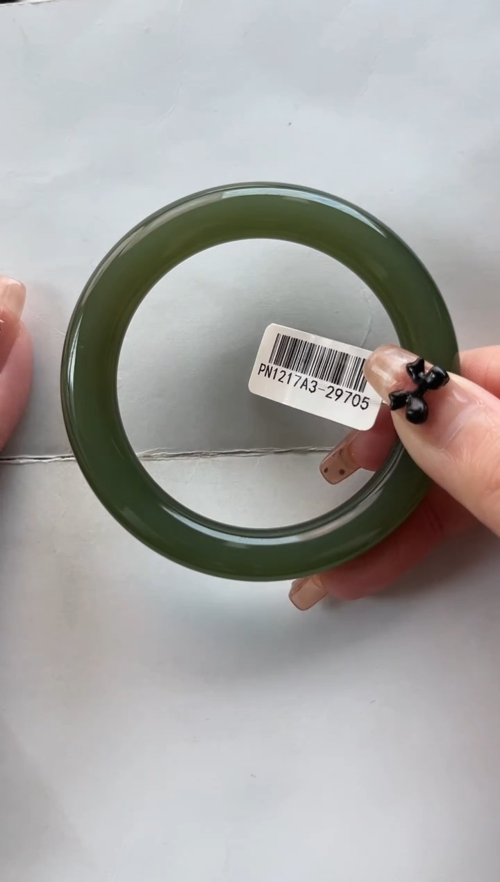 【闪购商品】和田玉手镯未镶嵌55